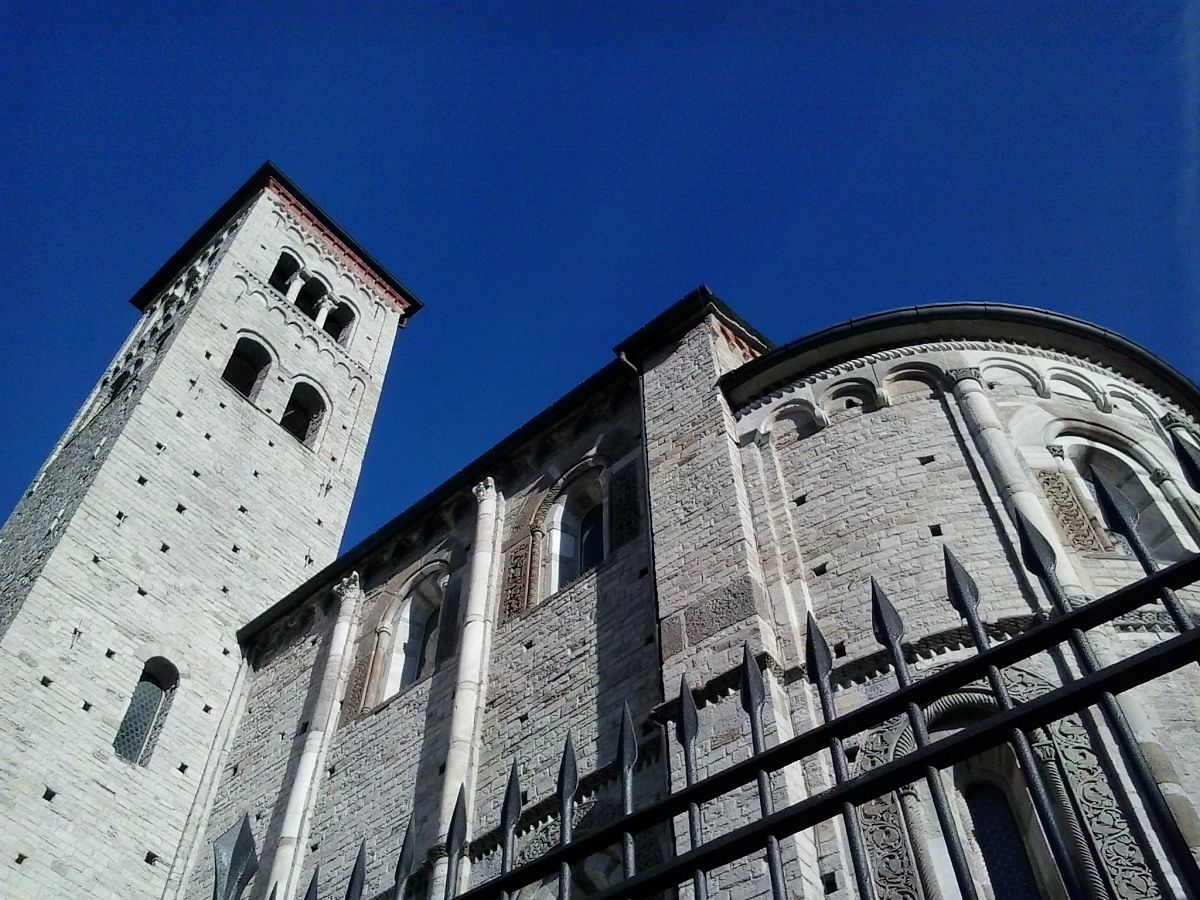 Como and the Romanesque Basilica of St Abbondio (3 hours)